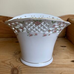 OSCAR DE LA RENTA ENGLISH GARDEN VASE